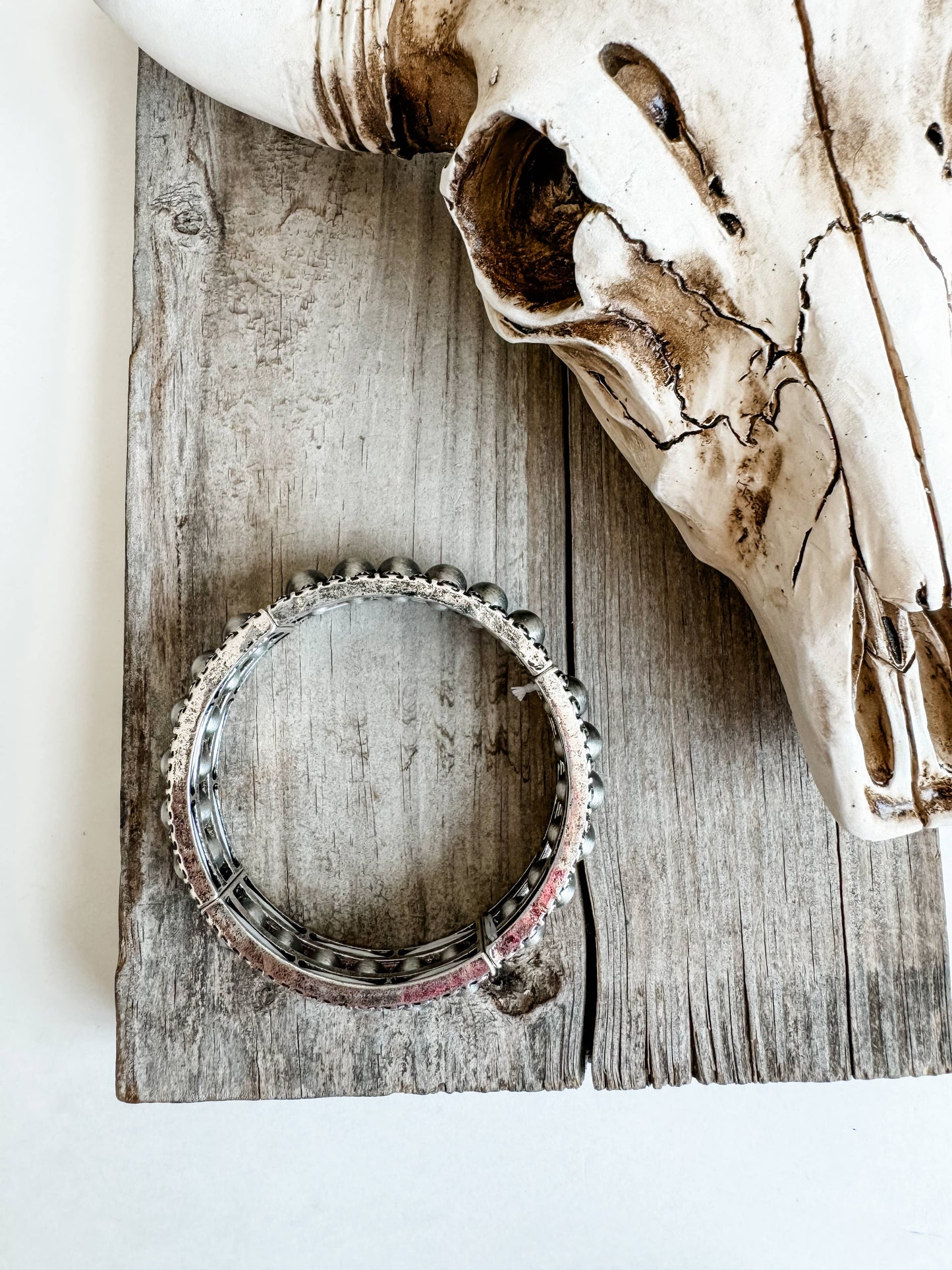 Navajo Style Pearl with Concho Stretch Bracelet