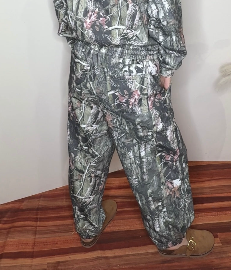 Girls Hunt Too Sweat Pants