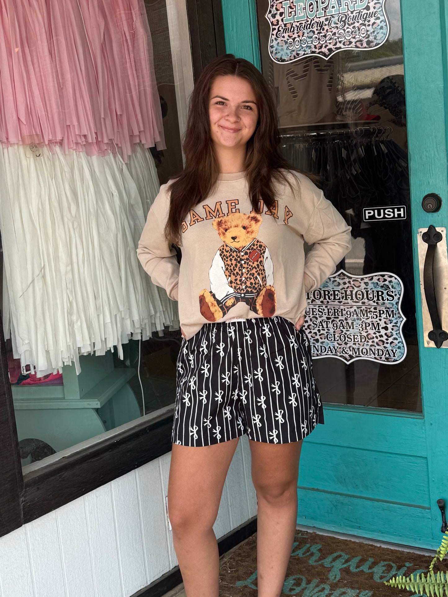 The bow shorts
