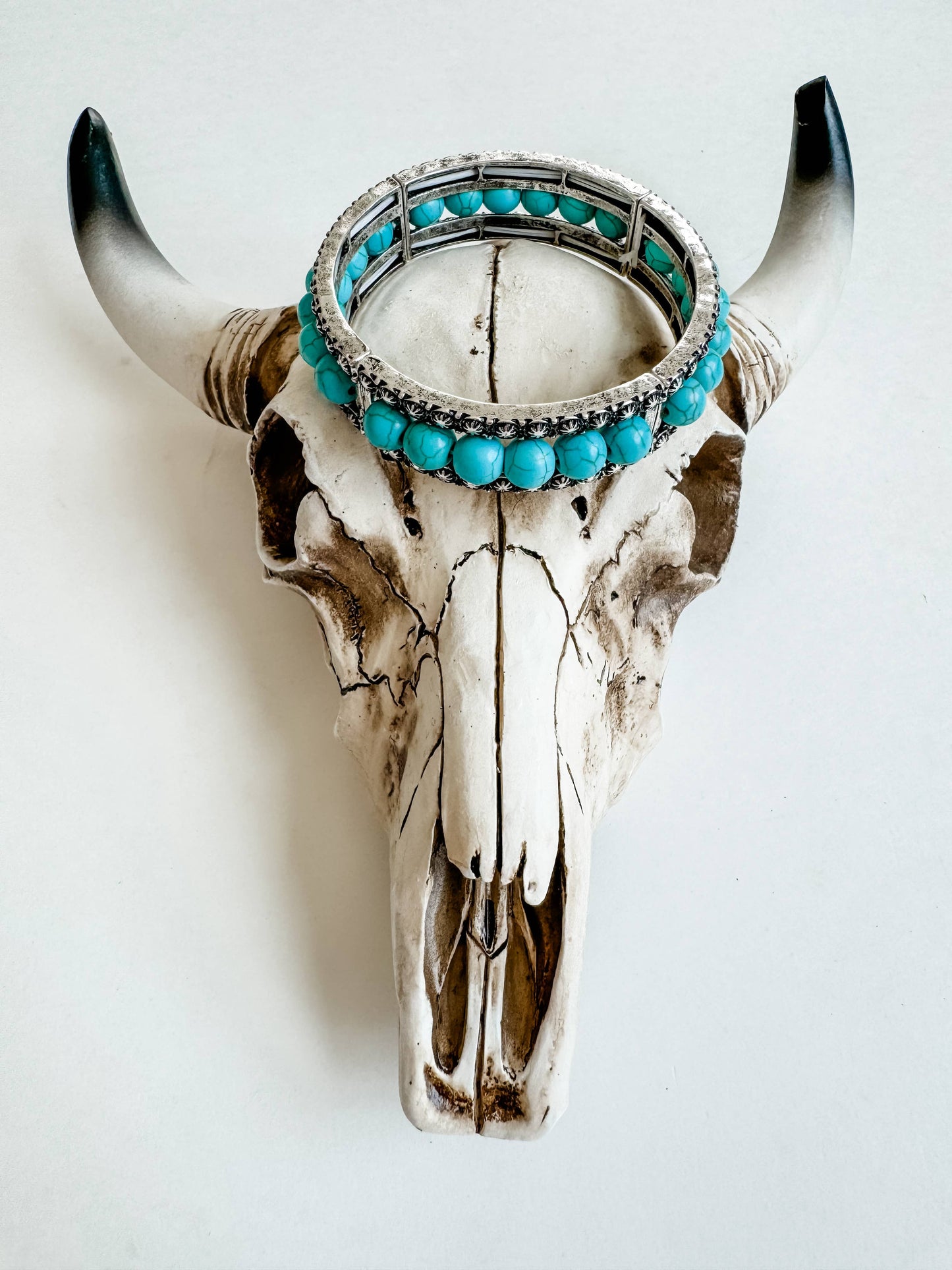 Navajo Style Pearl with Concho Stretch Bracelet