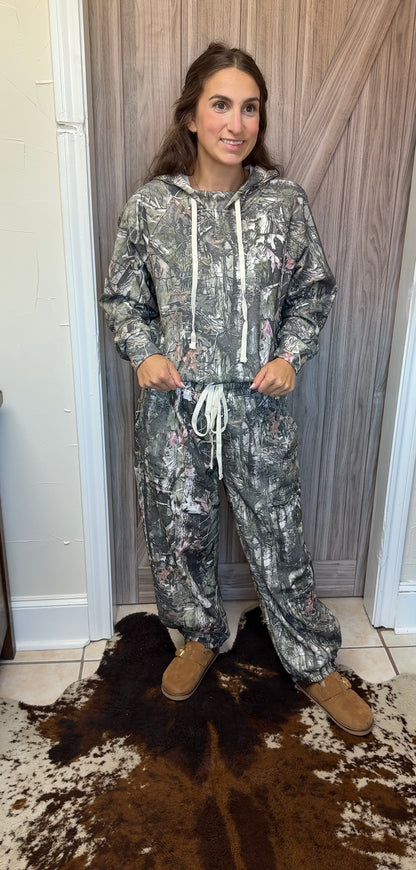 Girls Hunt Too Sweat Pants